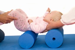 Rektangelpakke med beh.benk og sitte/stå/gåtrening mindre barn